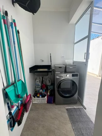 Imagem Sobrado Alto Padrão Bairro Florida 2 Quartos 1 Suite 4 Vagas