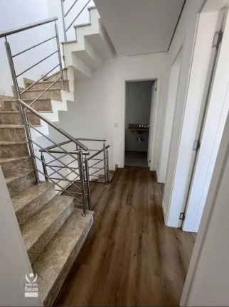 Imagem Sobrado com terraço, 3 quartos sendo 1 suíte à venda por R$ 830.000 - Tingui - Curitiba/PR