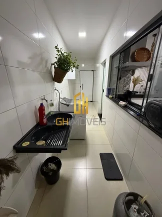 Imagem CA1646Linda casa com 3 quartos sendo 1 suíte localizada no Parque Real A casa possui - 3 quartos se...