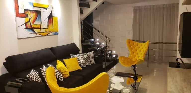 Imagem Maravilhosa casa triplex em Camboinhas com elevador em rua fechada.
