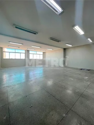 Imagem Prédio comercial com 3 andares para locação na Av. Monsenhor Ângelo Sampaio