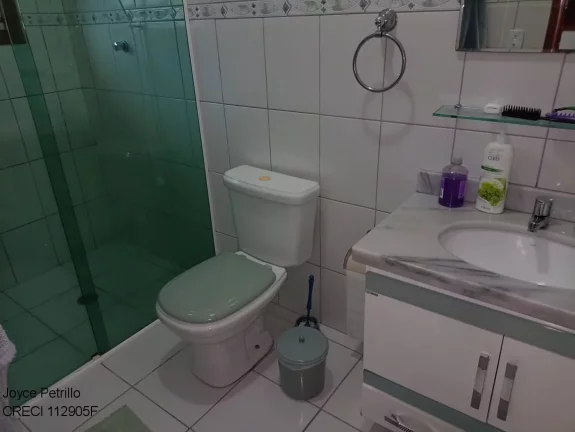 Imagem Casa 2 Dormitórios sendo 1 suíte e Edícula. A Venda em Peruíbe. Excelente Acabamento e Espaço Para Piscina.