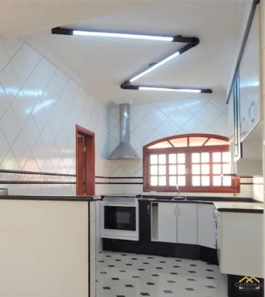 Imagem Sobrado com 03 dormitórios à Venda por R$650.000,00 - Parque Cidade Jardim II - Jundiaí/SP