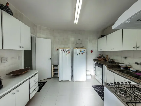 Imagem Imperdível Apartamento de 5 Quartos na Riviera de São Lourenço Módulo 03: 3 Suítes, 2 Salas, 2 Vagas de Garagem - 180,00 m²!