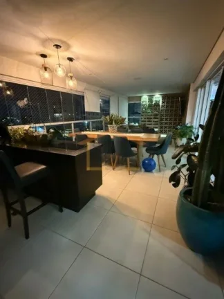 Imagem PORTEIRA FECHADA!!!
Apartamento alto padrão, hall social privativo, 3 dormitórios, sendo 3 suítes...