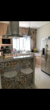 Imagem Destaques do Imóvel:

São 3 Suítes com Ar-Condicionado e Mobiliário Planejado: Suíte master com...