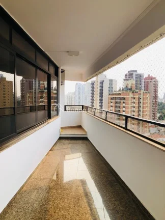Imagem Apartamento duplex de 190 m² de área útil, um por andar, totalmente reformado, à venda no charmo...