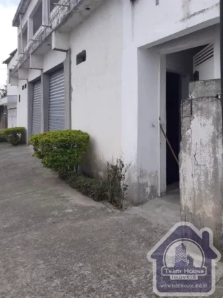 Imagem Casa com salão comercial a venda no Pq. Umuarama em Suzano
