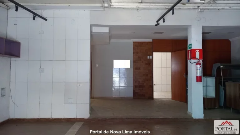 Imagem Loja para locação em Nova Lima com aproximadamente 90 m² de frente para a rua principal do bairro.