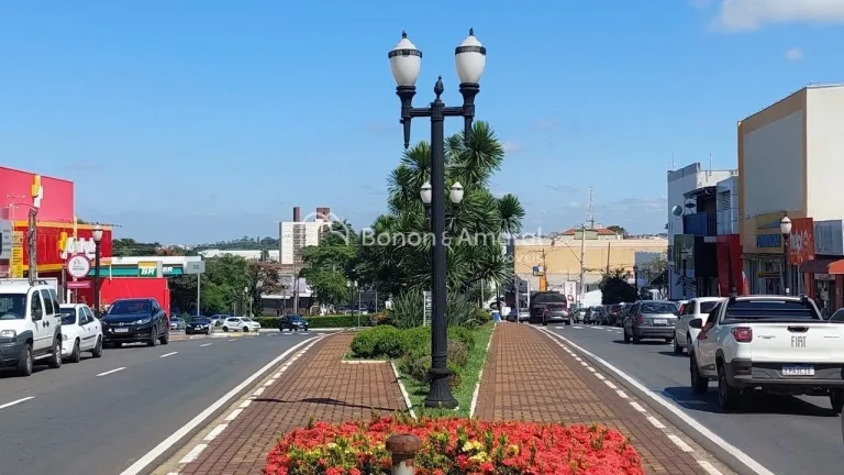 Imagem Excelente casa à venda no bairro Monte Alegre, com localização privilegiada, próxima a escolas, ...