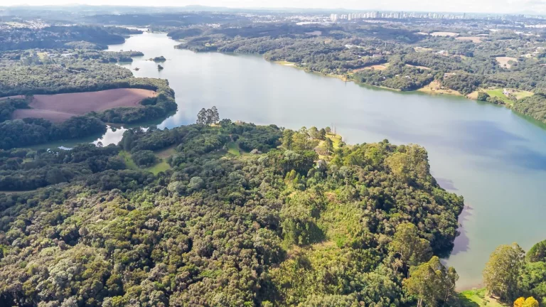 Imagem Chácara com frente para a represa do Passaúna
