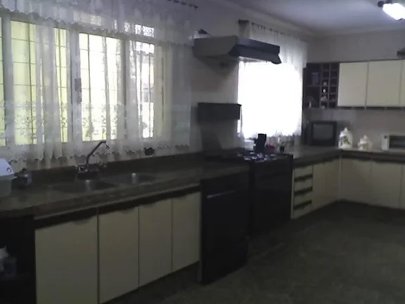 Imagem Excelente casa assobradada em Rio das Pedras, com 4 quartos (sendo 2 suites) com hidromassagem, vara...