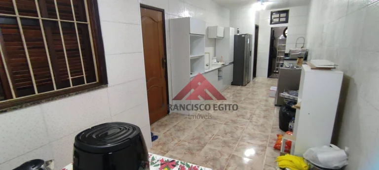 Imagem Casa com 4 dormitórios à venda, 243 m² por R$ 380.000,00 - Barreto - Niterói/RJ