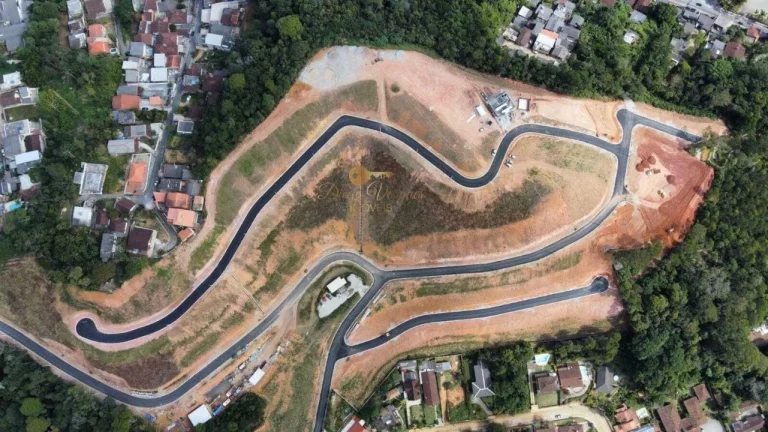 Imagem Terreno em Condomínio para Venda em Teresópolis / RJ no bairro Ermitage