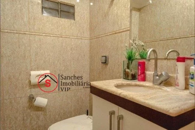 Imagem Sobrado lindo Vila Bertioga, parte interna toda reformada, casa aconchegante com 3 quartos sendo 1 suite, todos com ar condicionado, sala ampla, cozi