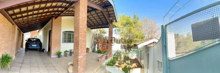 Imagem Casa com 3 dormitórios à venda, 300 m² por R$ 1.100.000 - Jardim Itaperi - Atibaia/SP