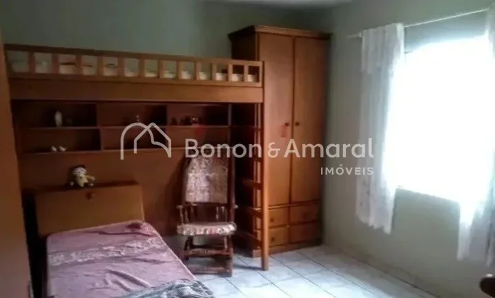 Imagem Terreno com duas casas construídas, ideal para morar e empreender. A casa frontal possui 45,69 m² ...