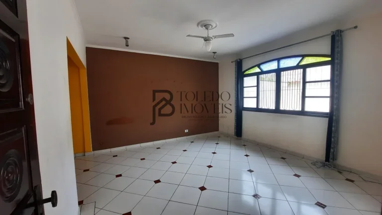 Imagem Casa com 2 Dormitórios sendo 1 suíte no bairro Canto do Forte - Praia Grande