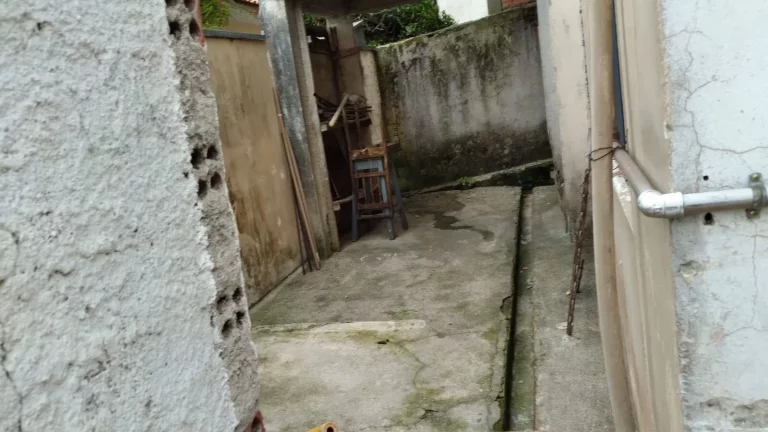 Imagem Terreno de Esquina Com Sobrado Não Averbado - Uberaba - R$900 MIL