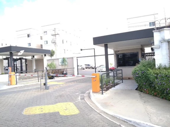 Apartamento em localização privilegiada na avenida rio das pedras, com 02 dormitórios, (01 com ar...