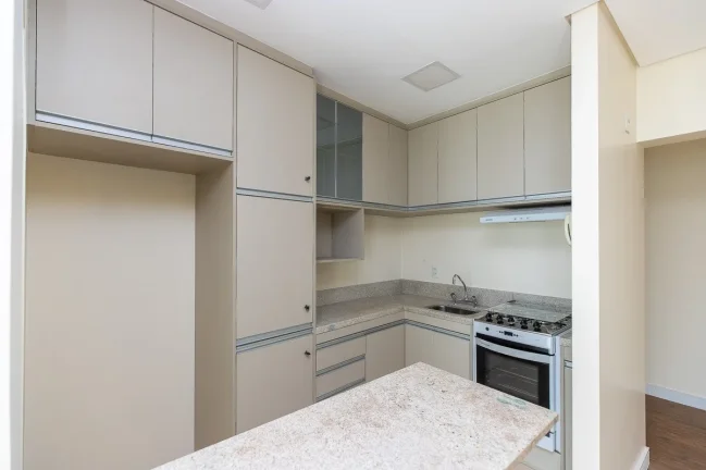 Imagem Apartamento 72M², 2Q, 1 Suíte, 2 Banheiros, 2 Vagas, Academia, Piscina, Churrasqueira, Piscina Aquecida e Coberta, Quadra Squash, Cinema, SPA, Gerador
