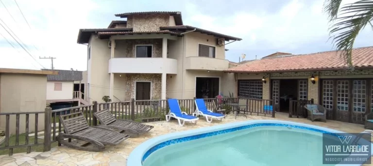 Imagem Casa de esquina à venda  Imbituba SC, com piscina