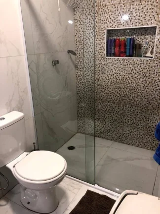 Imagem Sobrado maravilhoso com 200 m² 3 Dormitórios Sendo 1 Suíte 5 Vagas