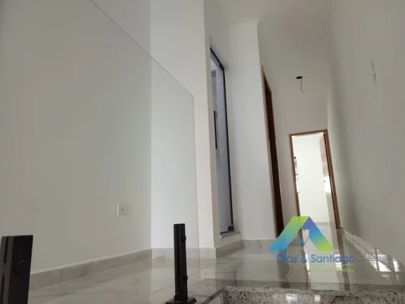 Imagem Lindo e novo sobrado com 125 m² em 3 dormitórios, 1 suíte e 2 vagas.