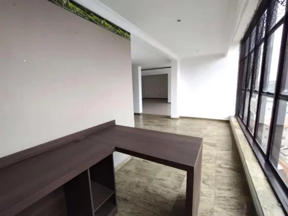 Imagem Viva com Elegância e Conforto: Apartamento de 4 Quartos no Coração da Cidade!