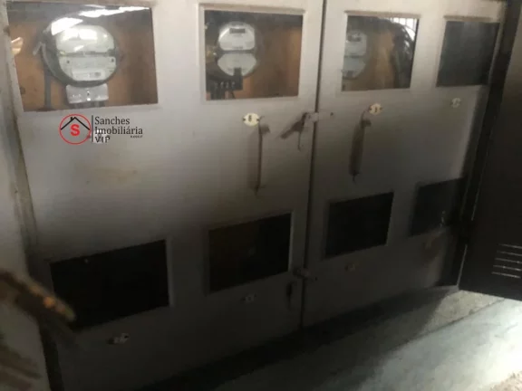 Imagem Terreno 10x48 com 7 Casas / Água e energia individualizados. Sendo 6 Casas com 4 cômodos e WC ,cada uma. E 1 Casa com 3 quartos, banheiro social , sa