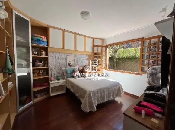 Imagem Casa com 3 dormitórios à venda, 155 m² por R$ 790.000,00 - Quebra Frascos - Teresópolis/RJ