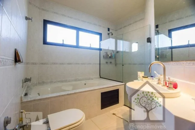 Imagem Ampla Casa com 5 Quartos à Venda