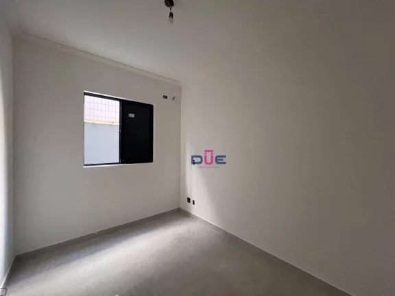 Imagem Casa sobreposta térrea com 3 suítes sendo 1 privativa e 2 americanas, no Embaré só 950 mil com 2 vagas. Novinha!!!