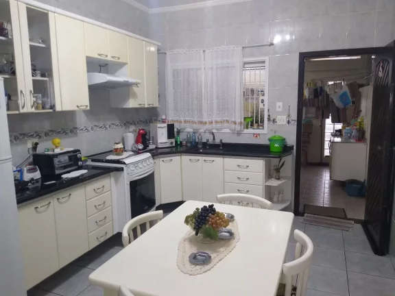 Imagem Sobrado com 3 Quartos e 3 banheiros à Venda, 126 m² por R$ 750.000