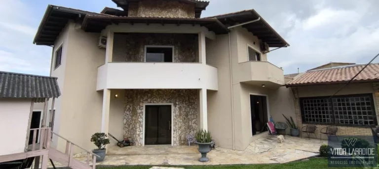 Imagem Casa de esquina à venda  Imbituba SC, com piscina