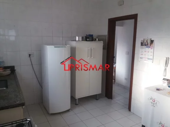 Imagem Frente 2 Dormitórios, 1 suíte, depend empregada Vaga demarc
