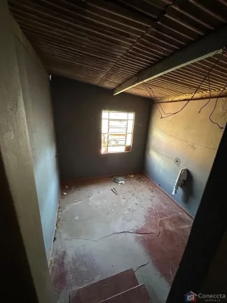 Imagem Casa à Venda no Jardim Paulistano em Patos de Minas – 2 Quartos, Garagem Coberta e Terreno Amplo