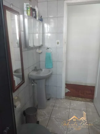 Imagem Apartamento de dois dormitórios em prédio de 3 andares