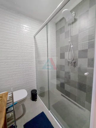 Imagem Lindíssimo apartamento térreo, com quintal e 3 vagas, Vila Caminho do Mar