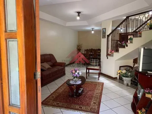 Imagem Casa à venda, 360 m² por R$ 1.300.000,00 - Itacoatiara - Niterói/RJ