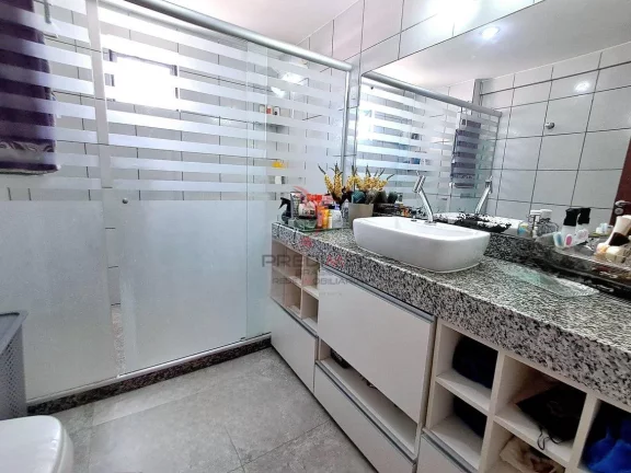 Imagem Apartamento Maravilhoso com 4 Suites e 3 Vagas de Garagem, Varanda em Manaíra , Paraíba