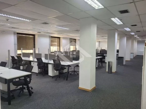 Imagem Andar Corporativo de 581m² para Aluguel Próximo ao Metrô –