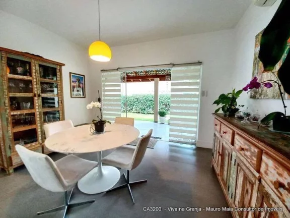 Imagem Casa com 3 dormitórios à venda, 181 m² por R$ 1.350.000 - Granja Viana.