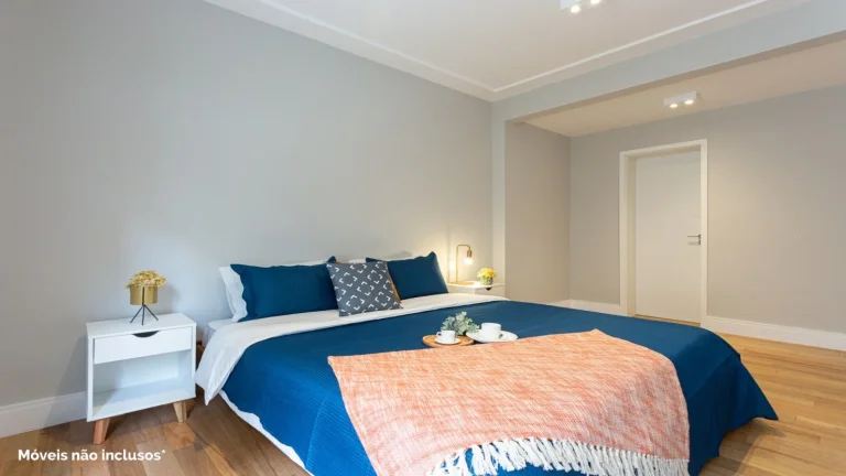 Imagem Apartamento 198M² Reformado, 3Q, 1 Suíte, 2 Banheiros, 2 Vagas, Sala para 2 Ambientes, Varanda, Academia, Playground, Salão de Festas, Área Verde.