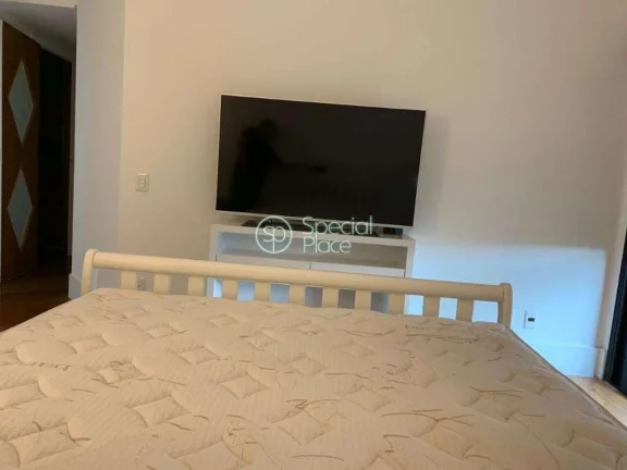 Imagem Oportunidade. Apartamento super espaçoso, com 220m2 de área útil, 4 dormitórios ( 3 suítes ) e ...