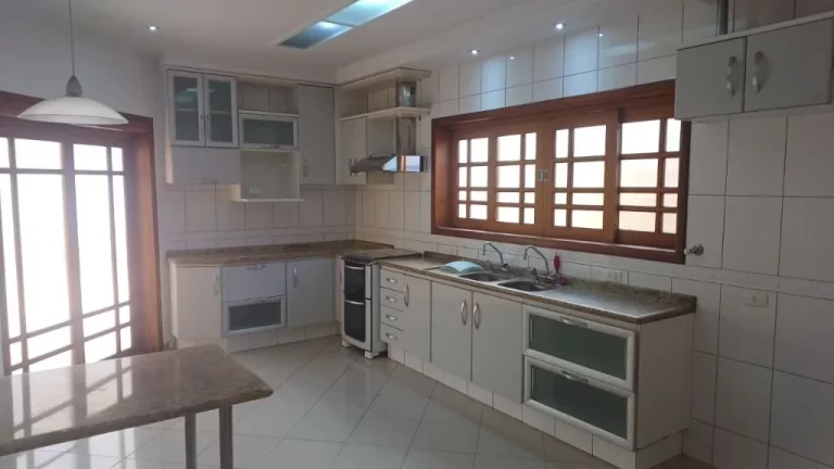 Imagem Sobrado com 4 dormitórios à venda, 335 m² por R$ 2.150.000,00 - Caputera - Arujá/SP