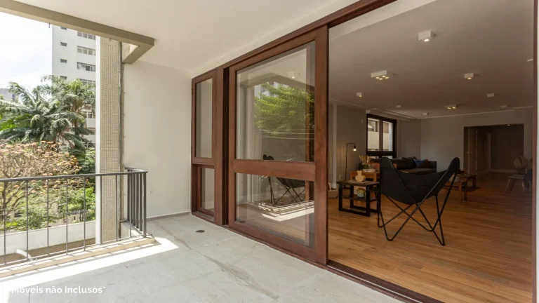 Imagem Apartamento 198M² Reformado, 3Q, 1 Suíte, 2 Banheiros, 2 Vagas, Sala para 2 Ambientes, Varanda, Academia, Playground, Salão de Festas, Área Verde.