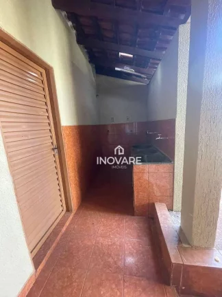 Imagem Casa com 3 dormitórios à venda, 275 m² por R$ 400.000,00 - Alvorada - Araporã/MG