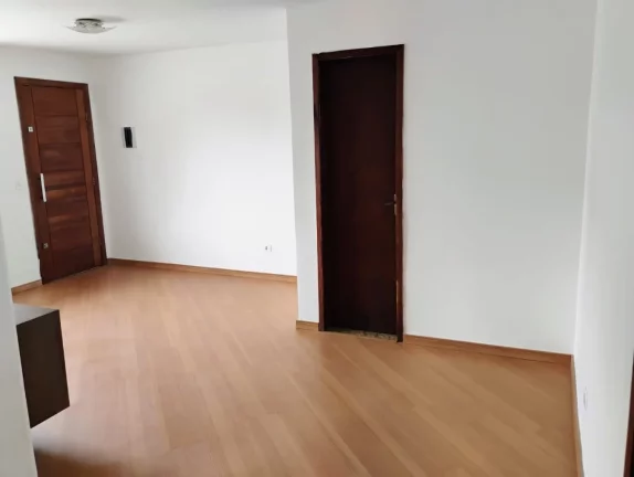 Imagem Casa para Venda em São José dos Pinhais, Ouro Fino, 2 dormitórios, 1 suíte, 2 banheiros, 4 vagas