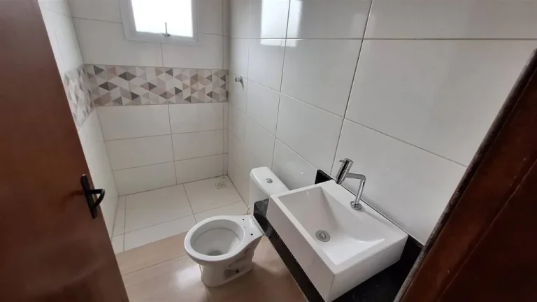 Imagem Casa 2 dormitórios com sacada a venda em Praia Grande 200metros da praia